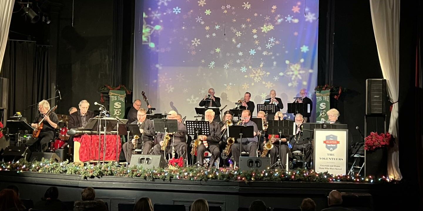 Holiday Hot Chocolate with the Volunteer Jazz Band joined by "Capt. Gary" Smith!