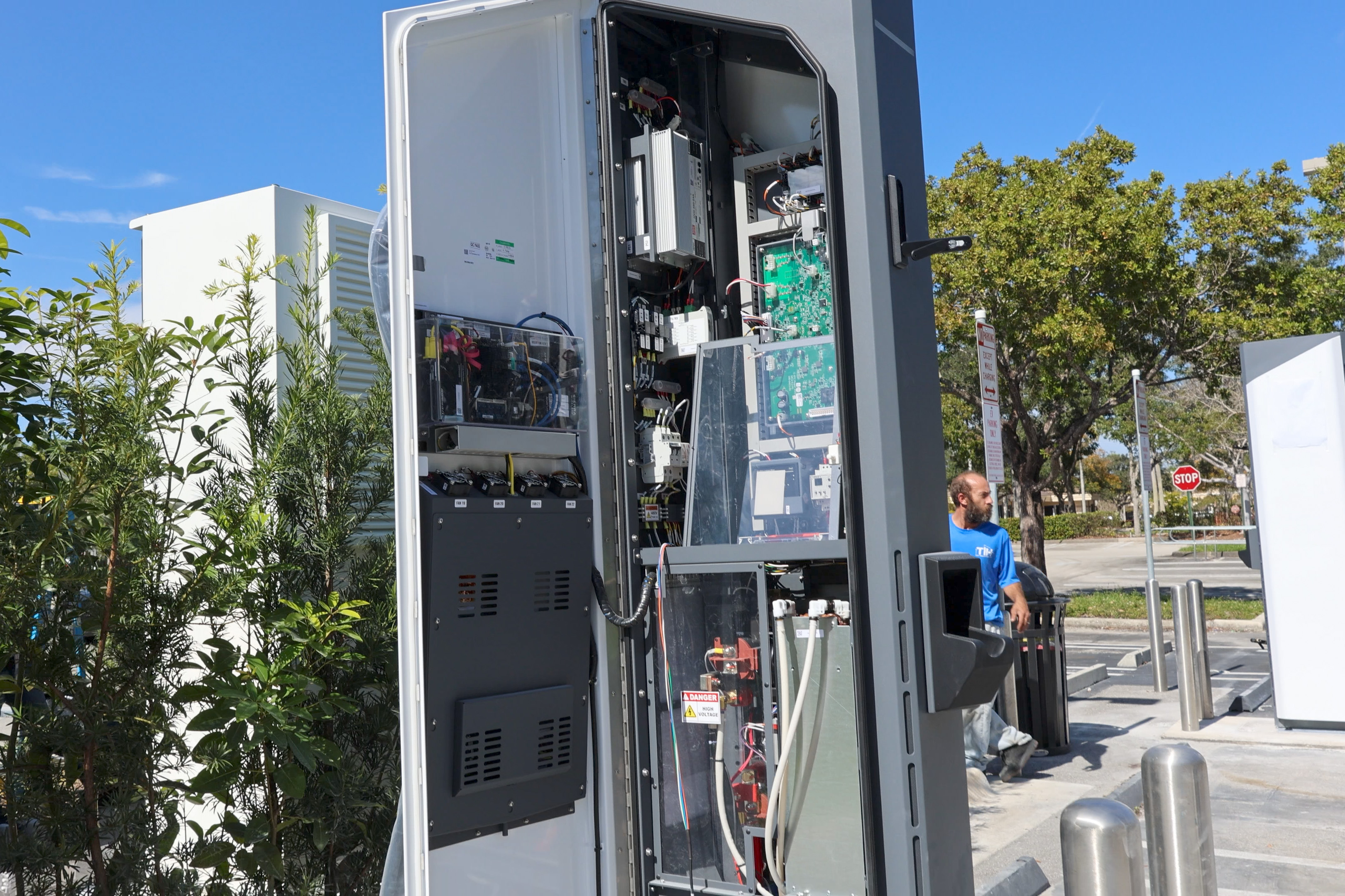 image of the art gallery facade
