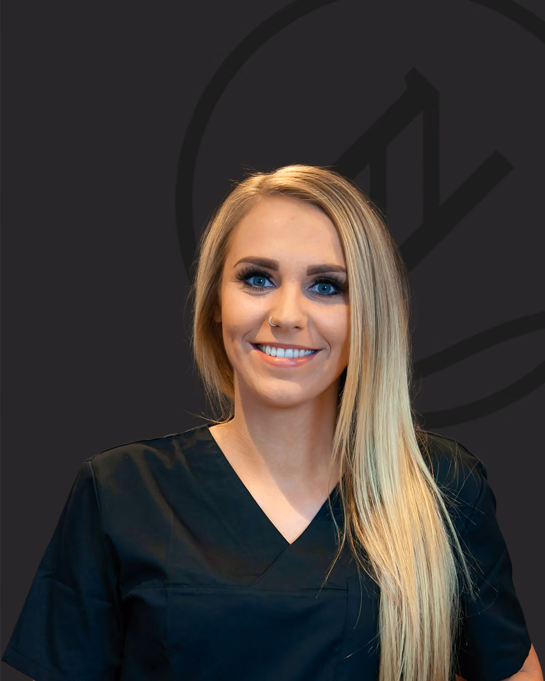 Portraitfoto von Nina Fischer, Zahnmedizinische Fachangestellte im Zahnzentrum Nord Emden