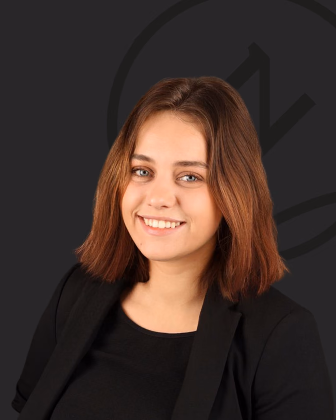 Portraitfoto von Anna Bakker, Rezeption im Zahnzentrum Nord Emden
