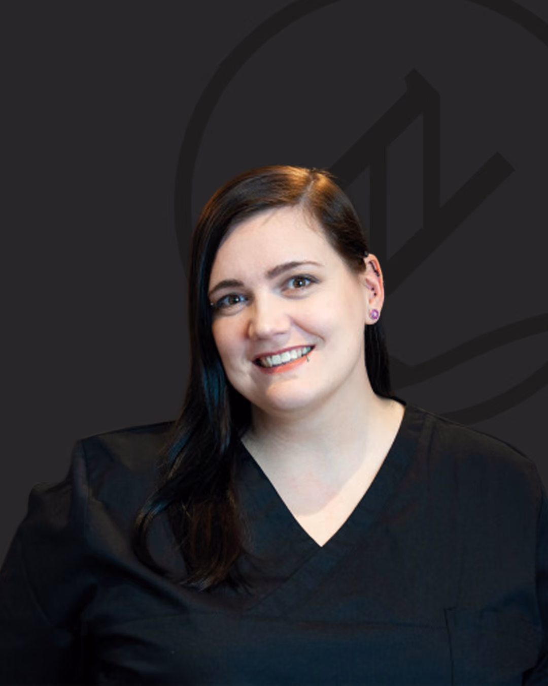 Portraitfoto von Vanessa Eilers, Zahntechnikerin, ästhetische Keramik im Zahnzentrum Nord Emden