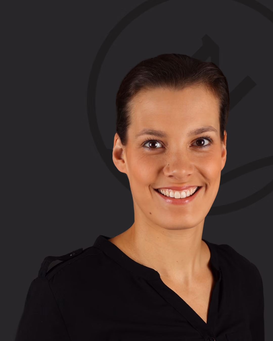 Portraitfoto von Sabrina Sülflow, Zahnmedizinische Fachangestellte, Buchhaltung im Zahnzentrum Nord Emden