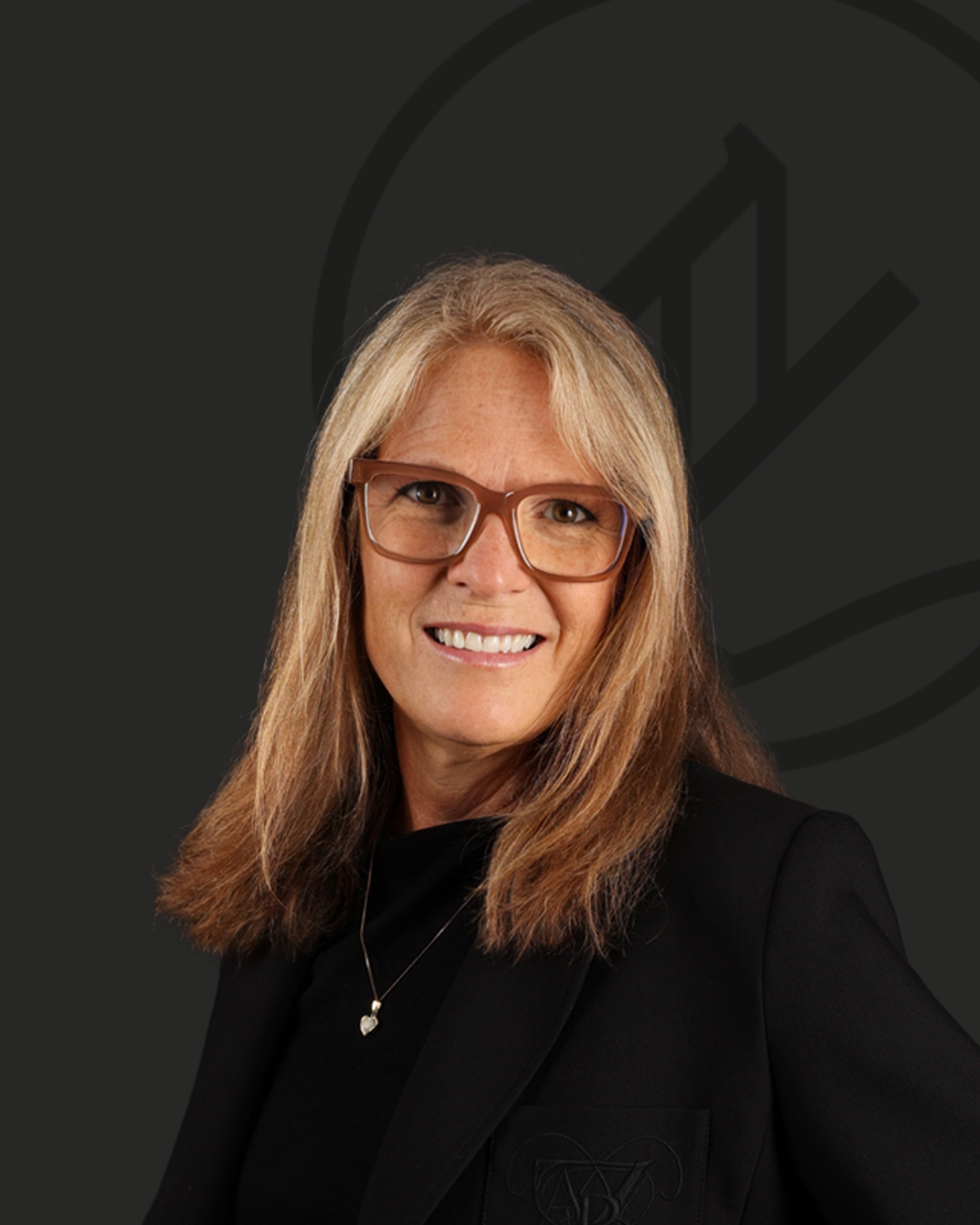Portraitfoto von Corina Lindau, MVZ Managerin, Abrechnungsmanagerin und Labormanagerin, Geschäftsentwicklung im Zahnzentrum Nord Emden