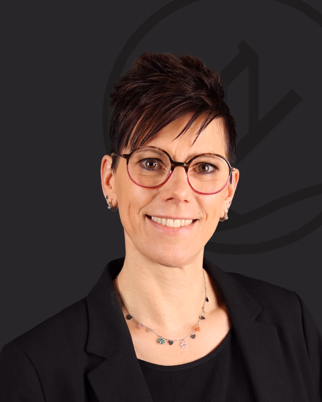 Portraitfoto von Claudia Joesten-Müller, Rezeption im Zahnzentrum Nord Emden