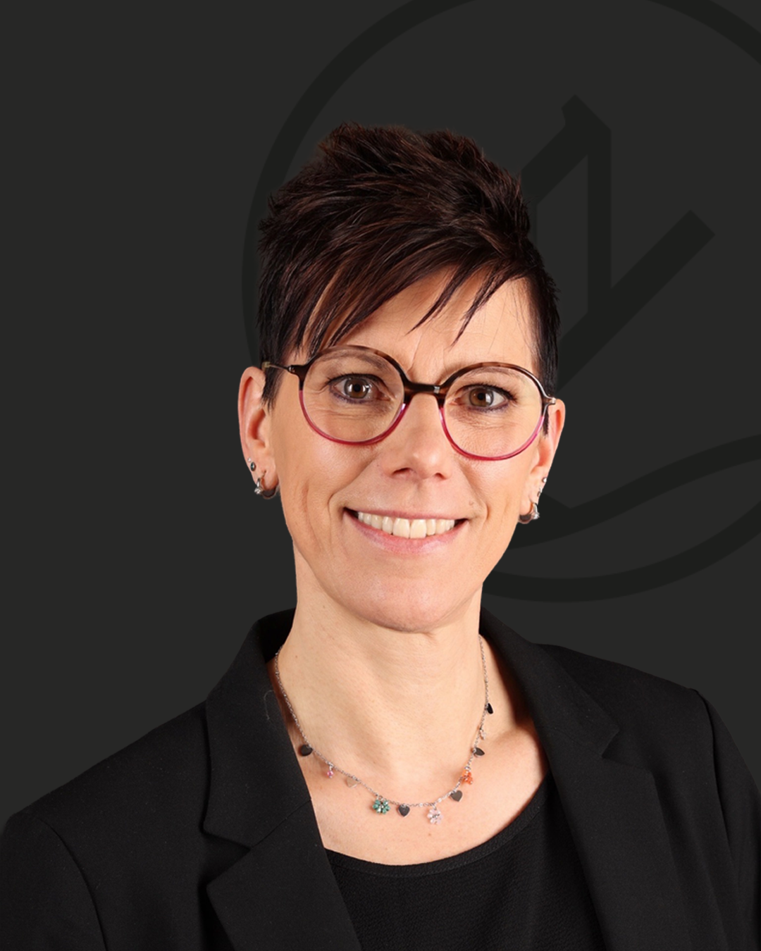 Portraitfoto von Claudia Joesten-Müller, Rezeption im Zahnzentrum Nord Emden