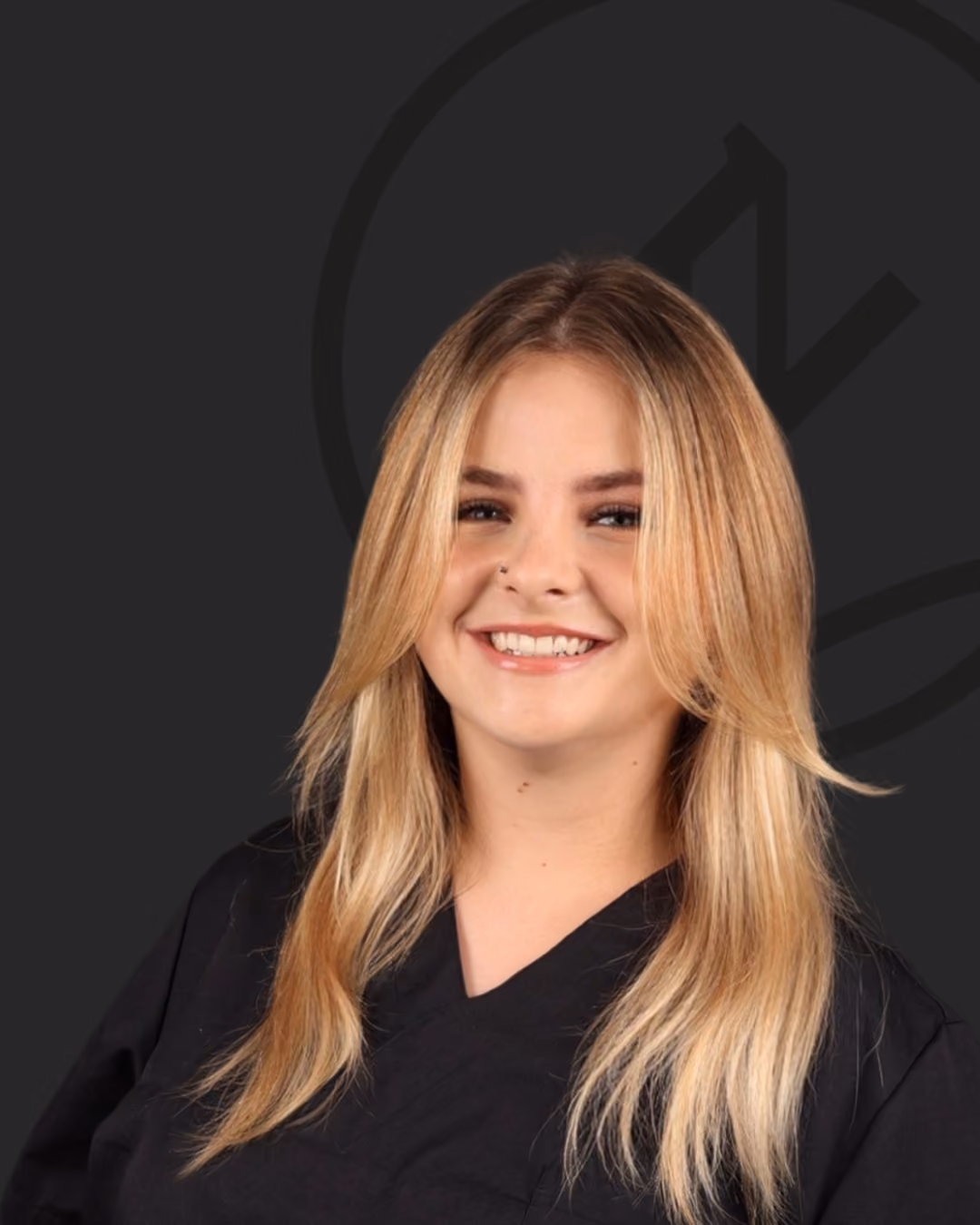 Portraitfoto von Janin-Laura Scheel, Zahnmedizinische Fachangestellte im Zahnzentrum Nord Emden