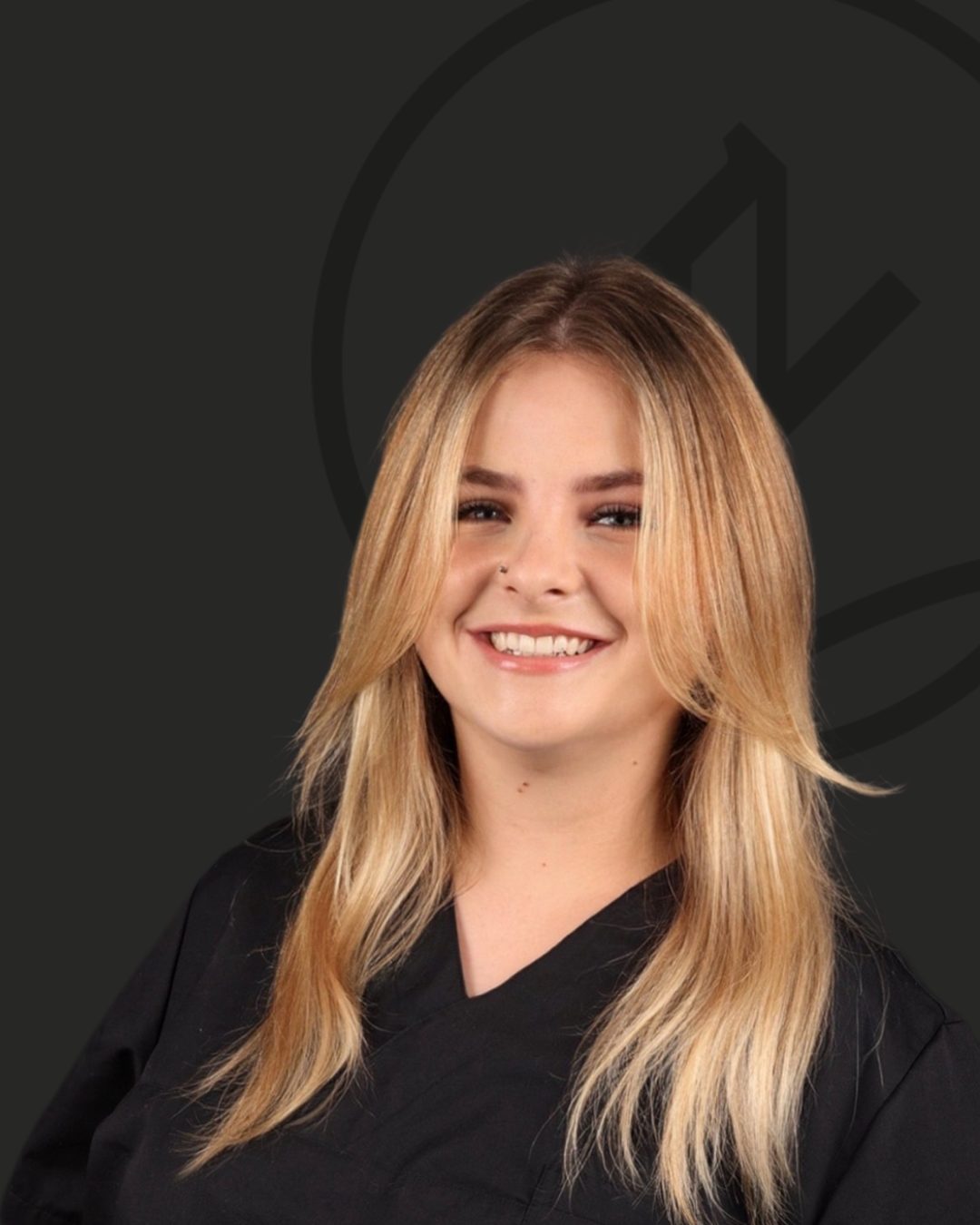 Portraitfoto von Janin-Laura Scheel, Zahnmedizinische Fachangestellte im Zahnzentrum Nord Emden