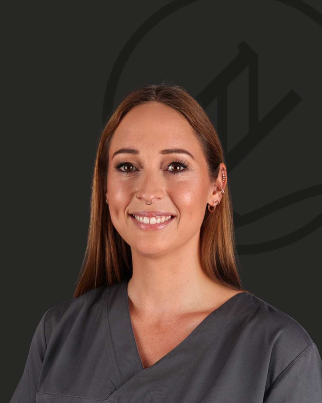 Portraitfoto von Maike Eggen, Zahnmedizinische Fachangestellte, Prophylaxe und Bleaching Spezialistin im Zahnzentrum Nord Emden