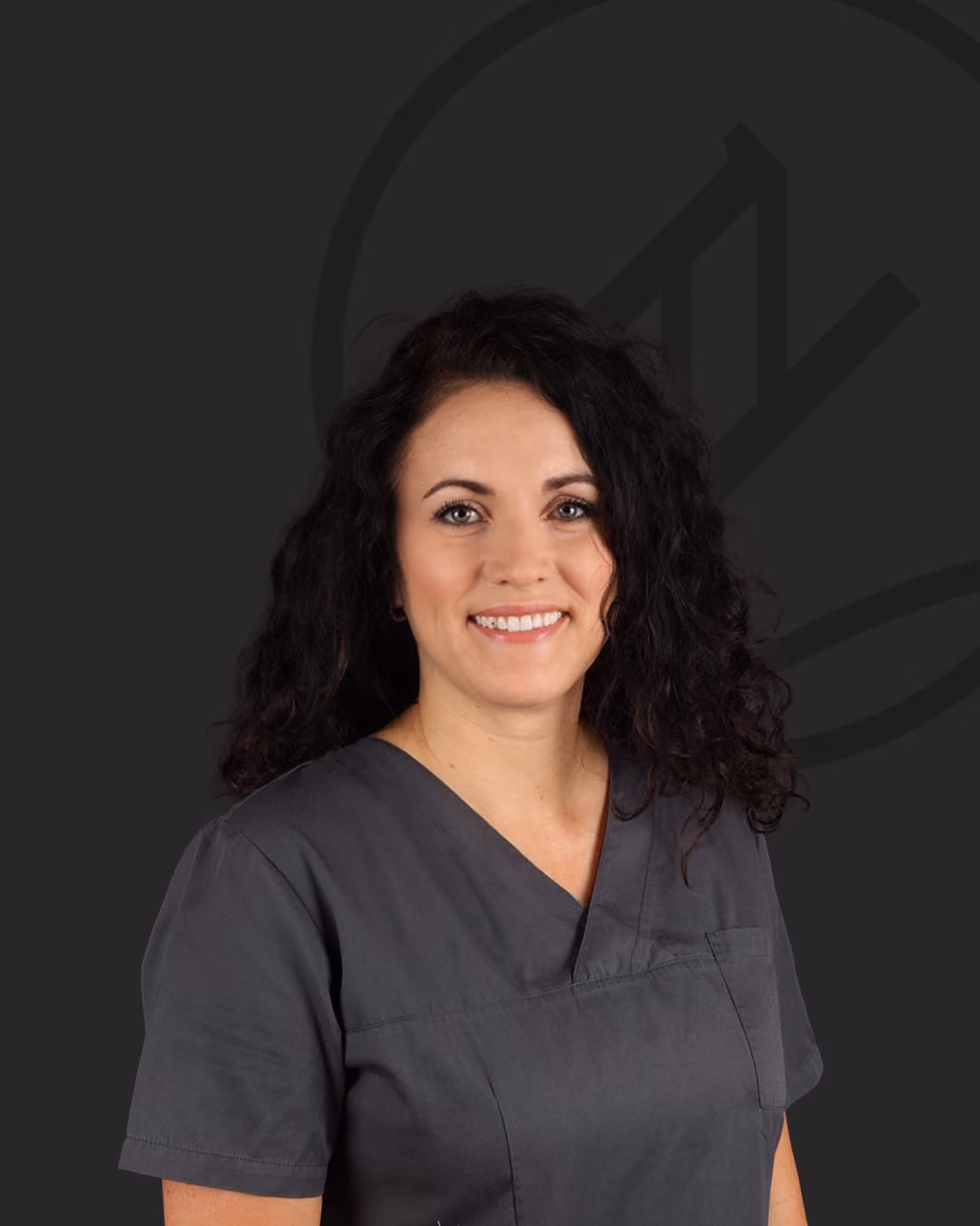 Portraitfoto von Petra Raveling, Zahnmedizinische Fachangestellte, Prophylaxe für Erwachsene im Zahnzentrum Nord Emden