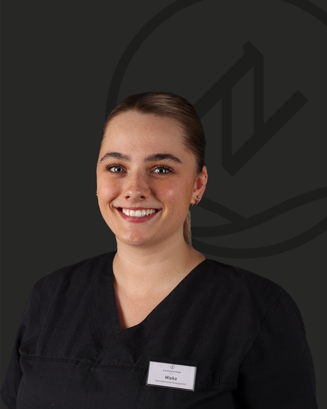 Portraitfoto von Mieke Rohlfs, Zahnmedizinische Fachangestellte im Zahnzentrum Nord Emden
