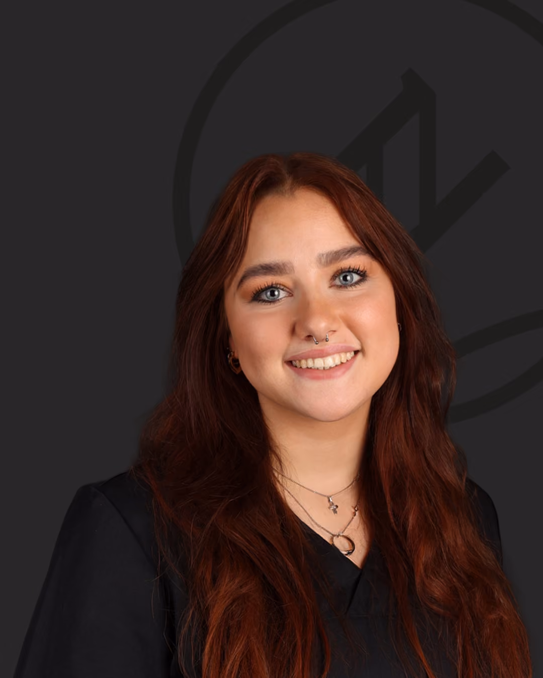 Portraitfoto von Aiske Noosten, Zahnmedizinische Fachangestellte im Zahnzentrum Nord Emden