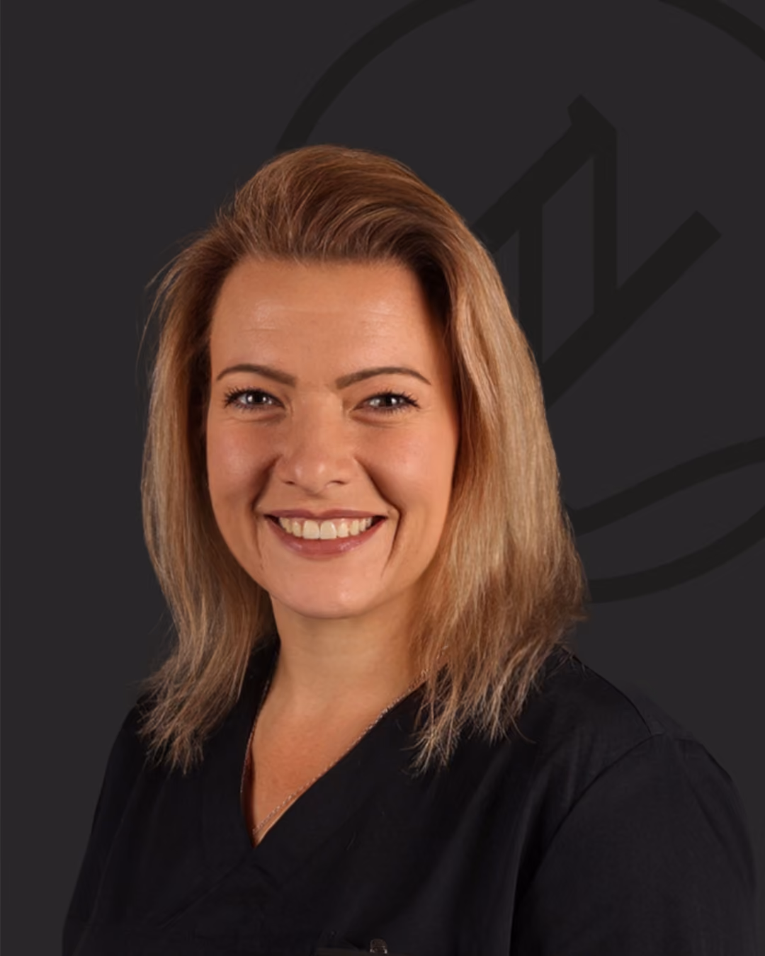 Portraitfoto von Silvia Otten, Zahnmedizinische Fachangestellte im Zahnzentrum Nord Emden