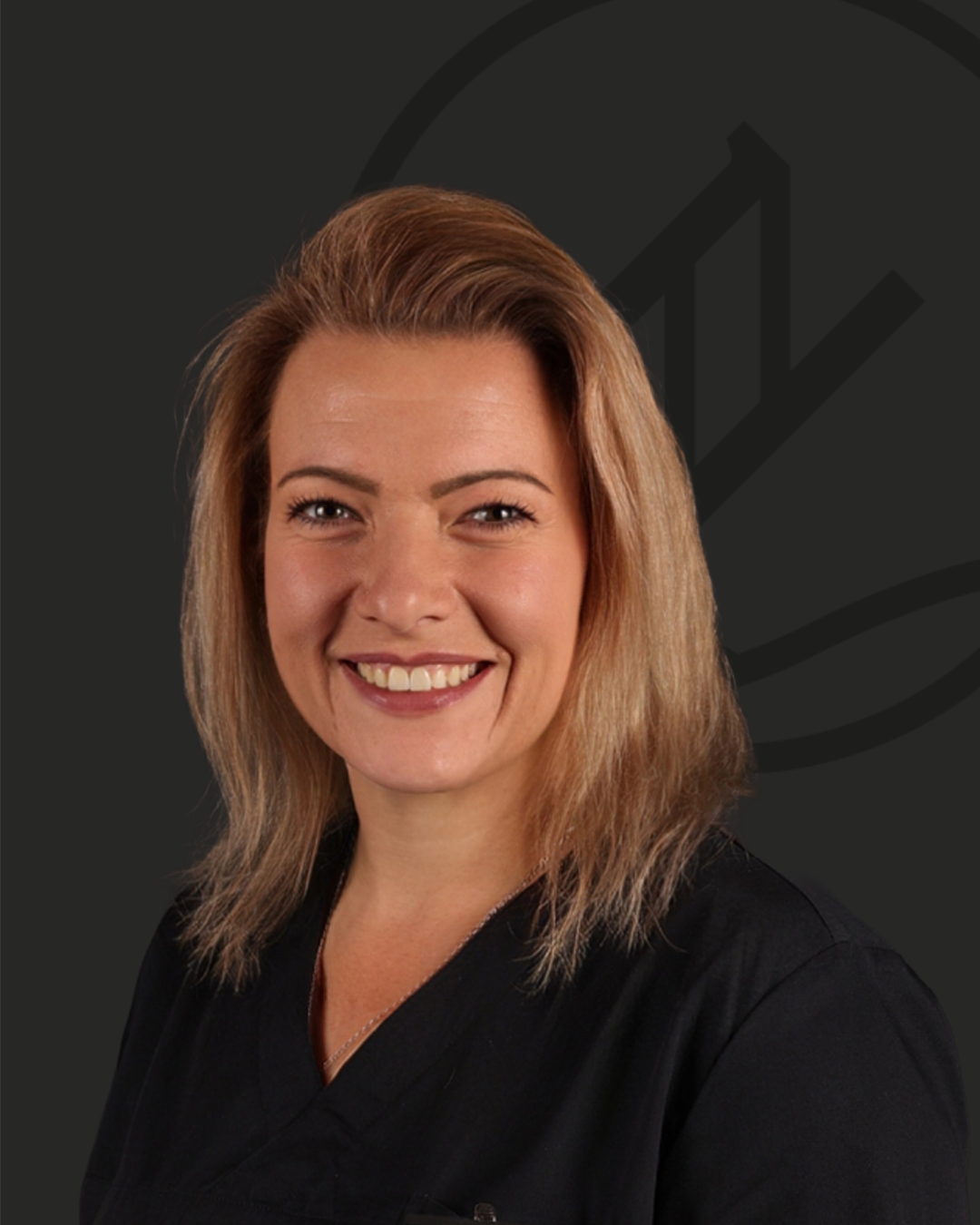 Portraitfoto von Silvia Otten, Zahnmedizinische Fachangestellte im Zahnzentrum Nord Emden