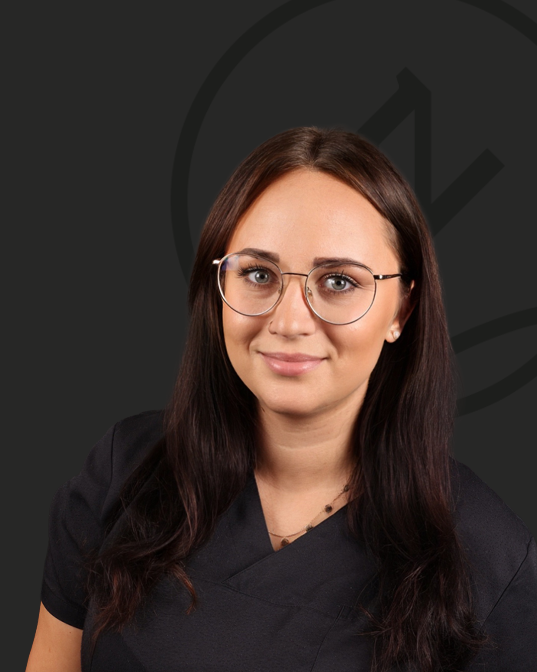 Portraitfoto von Kyra Brendel, Zahnmedizinische Fachangestellte im Zahnzentrum Nord Emden