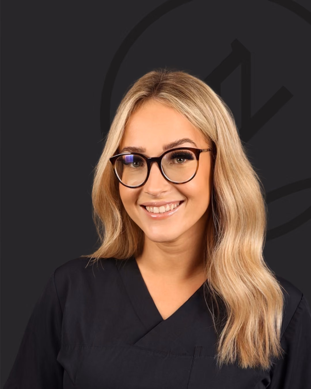 Portraitfoto von Sabrina Thiele, Zahnmedizinische Fachangestellte im Zahnzentrum Nord Emden