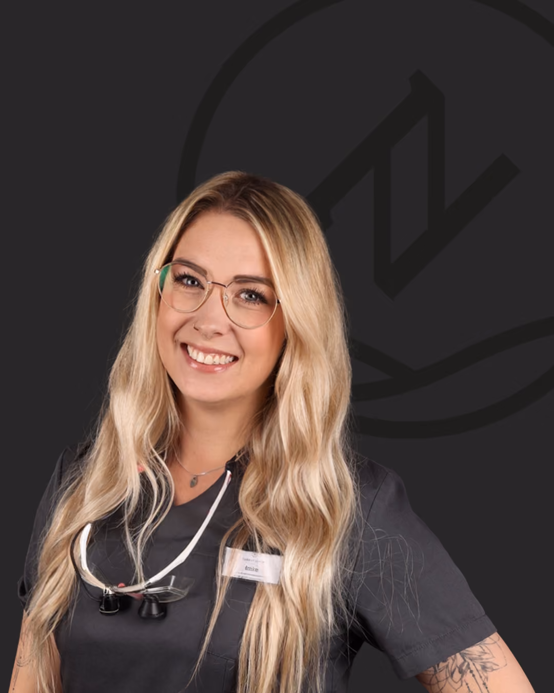 Portraitfoto von Imke Bronsema, Zahnmedizinische Fachangestellte, Kinderprophylaxe, Erwachsenenprophylaxe im Zahnzentrum Nord Emden