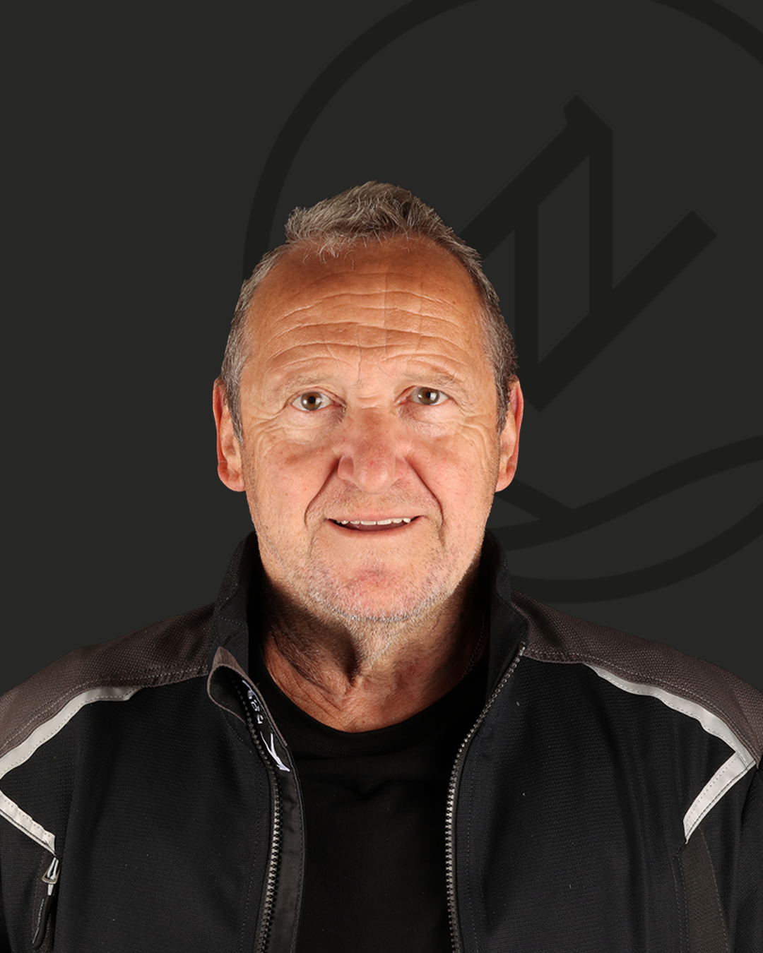 Portraitfoto von Josef Zumkeller, Fahrer und Hausmeister im Zahnzentrum Nord Emden
