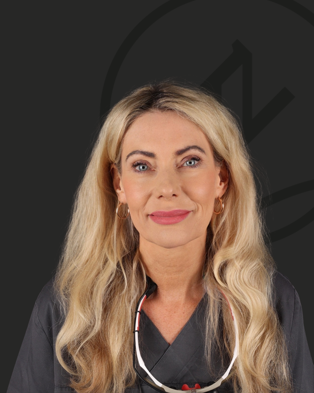Portraitfoto von Waltraut Gluns, Zahnmedizinische Fachangestellte, Prophylaxe für Erwachsene im Zahnzentrum Nord Emden
