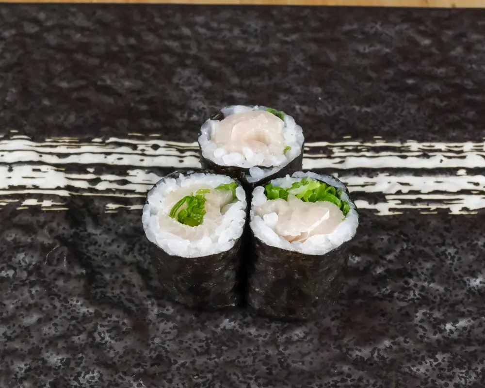 Yellowtail Scallion Roll
