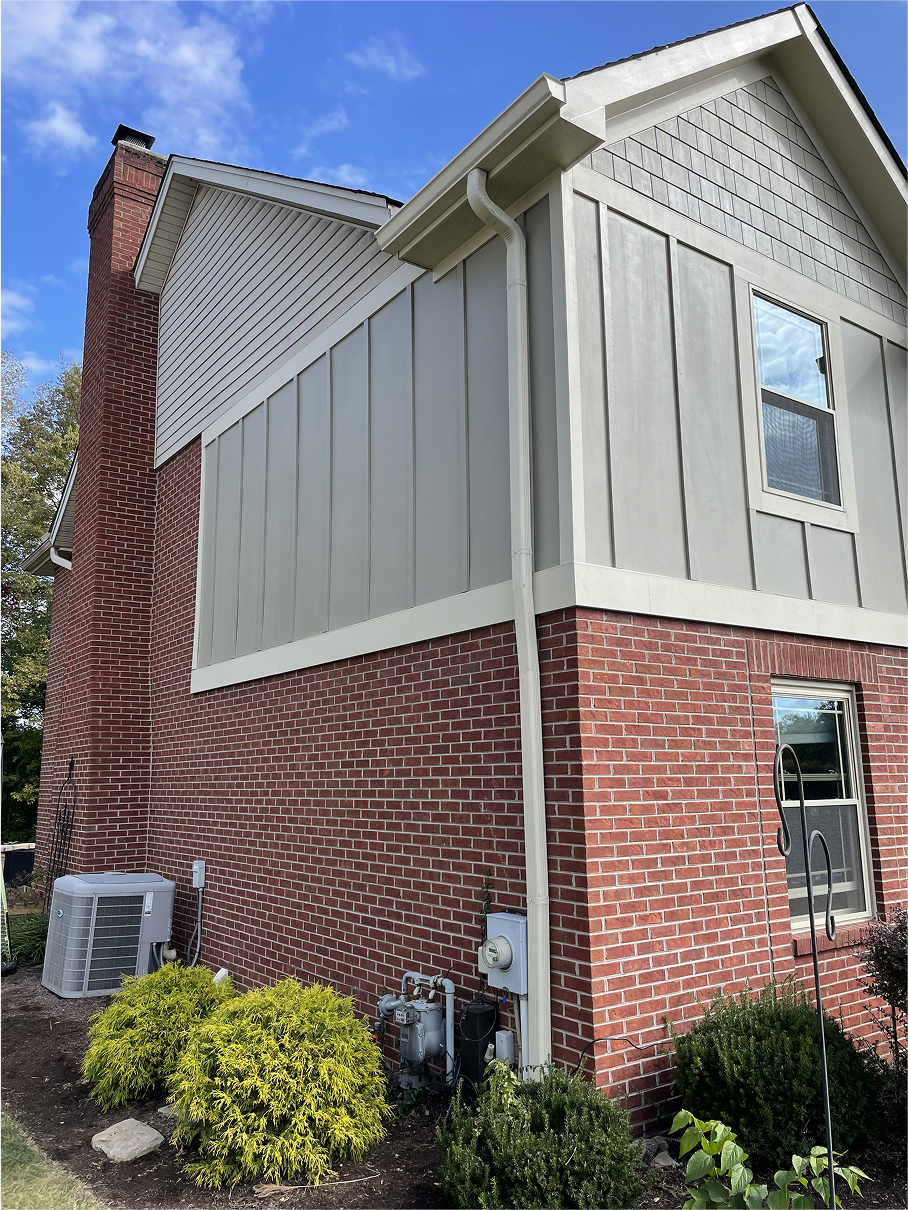 Vinyl siding and exterior trim installation on a home in Lebanon, Ohio