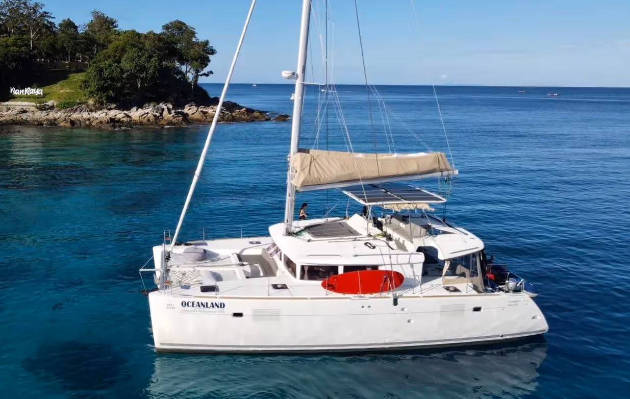 Катамаран Oceanland