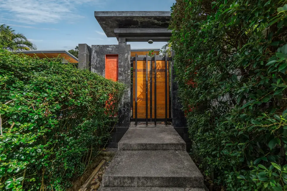 Villa Aroha, Най Харн — вход на виллу