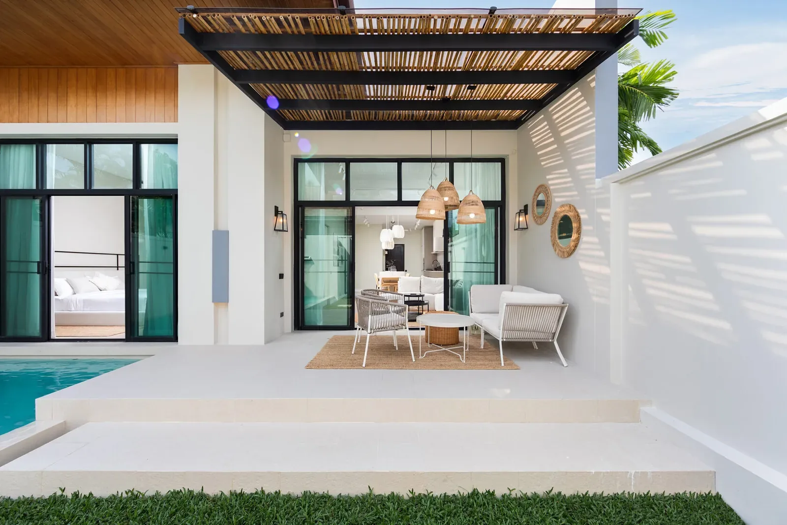 Villa Mios, Най Харн — ступени от бассейна к террасе
