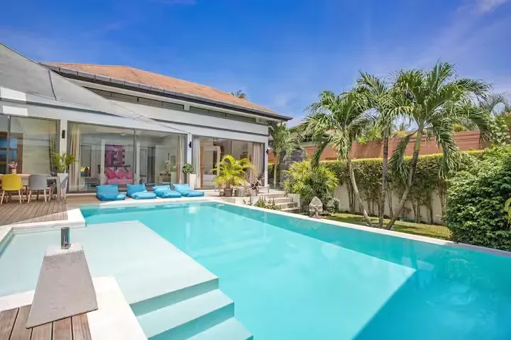 Villa Virginie, Най Харн — панорамный бассейн и терраса
