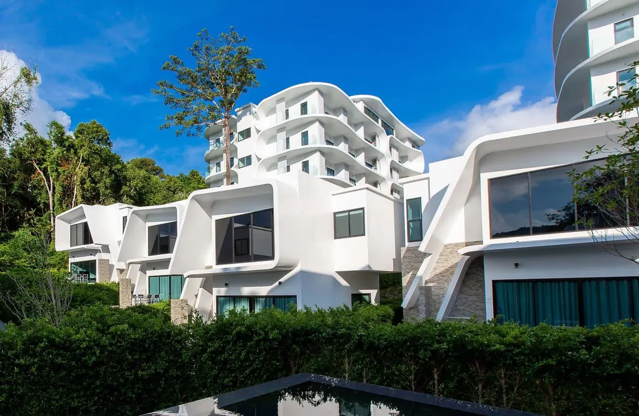 Villas with private pools on the green hillside — Utopia Nai Harn, Nai Harn