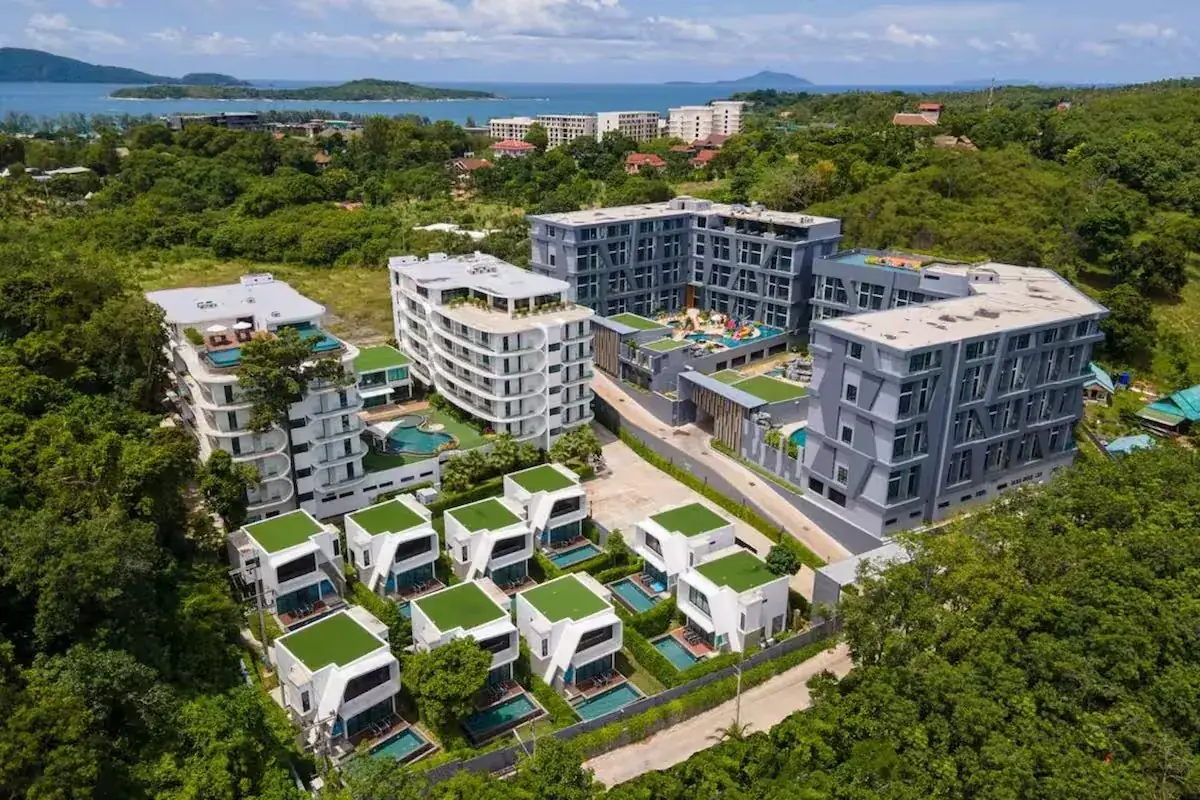 Pool Access Duplex, Най Харн — вид сверху на корпуса и виллы резиденции