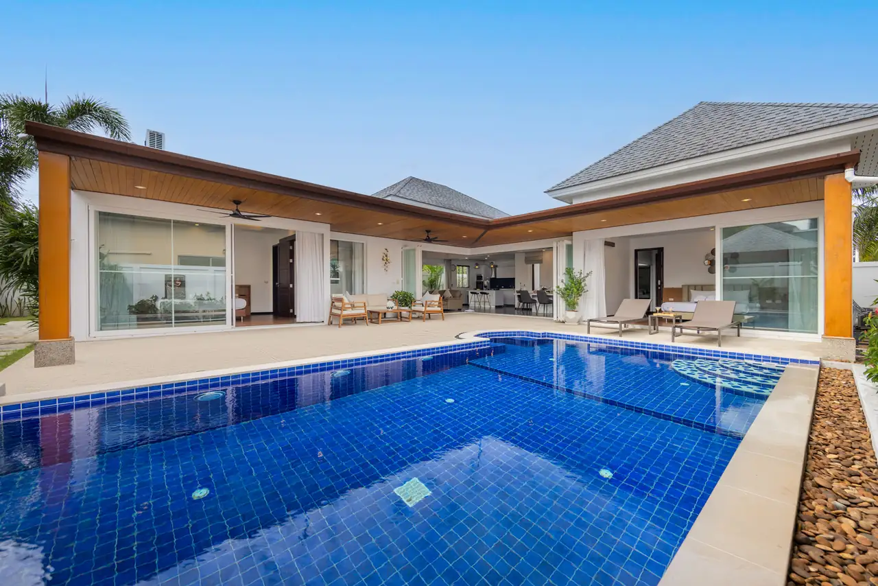 Villa Hemi, Раваи — бассейн и вилла подковой