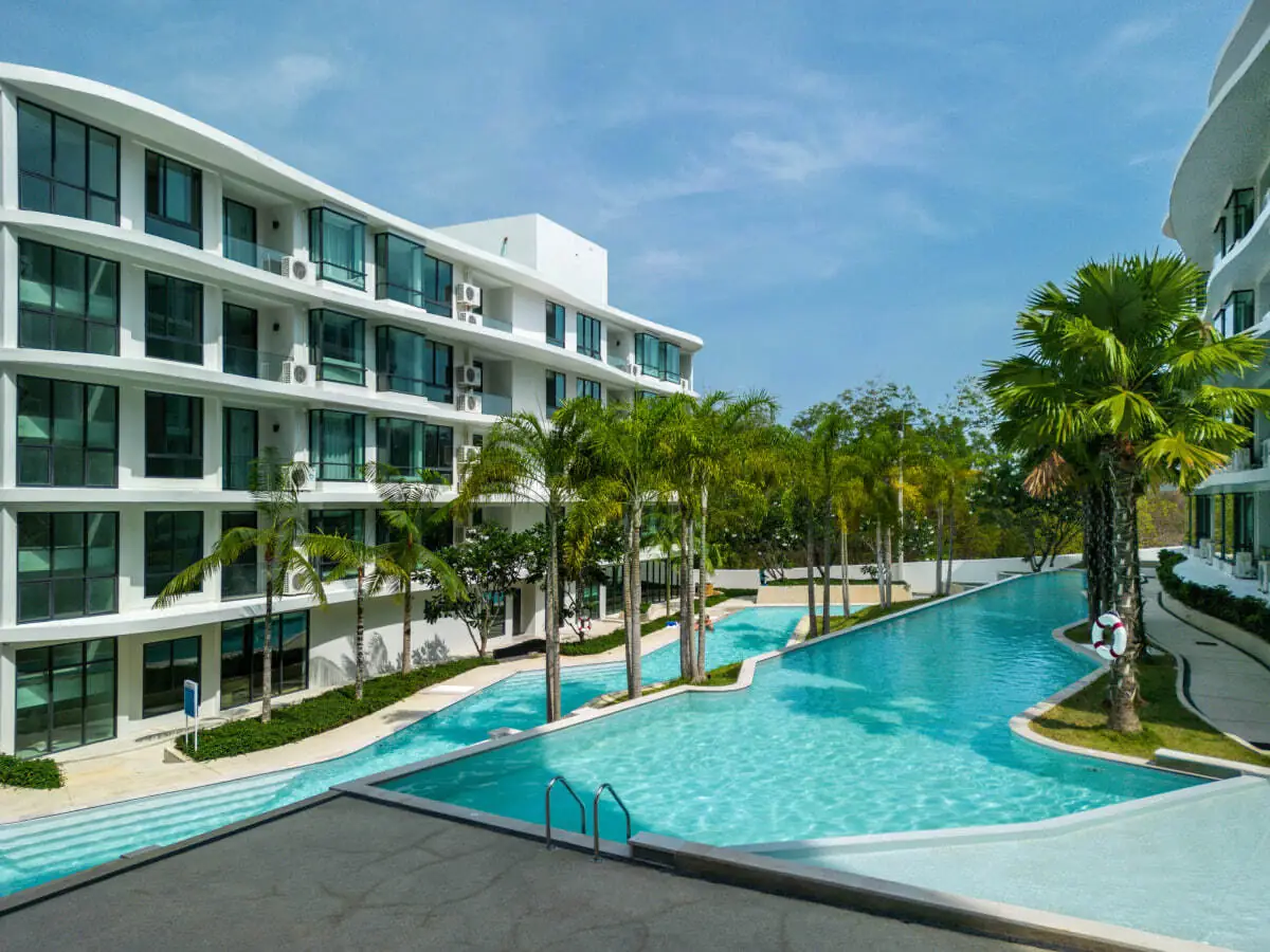 La Vita Ocean Duplex, Раваи — бассейн-лагуна вдоль корпусов