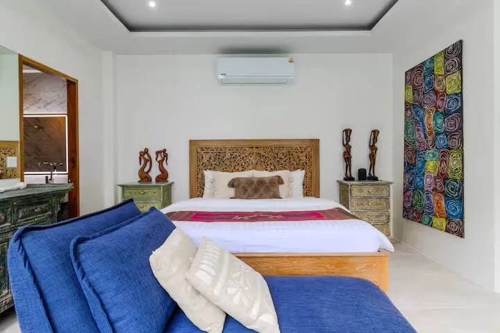 Villa N8, Раваи — спальня с этническим декором