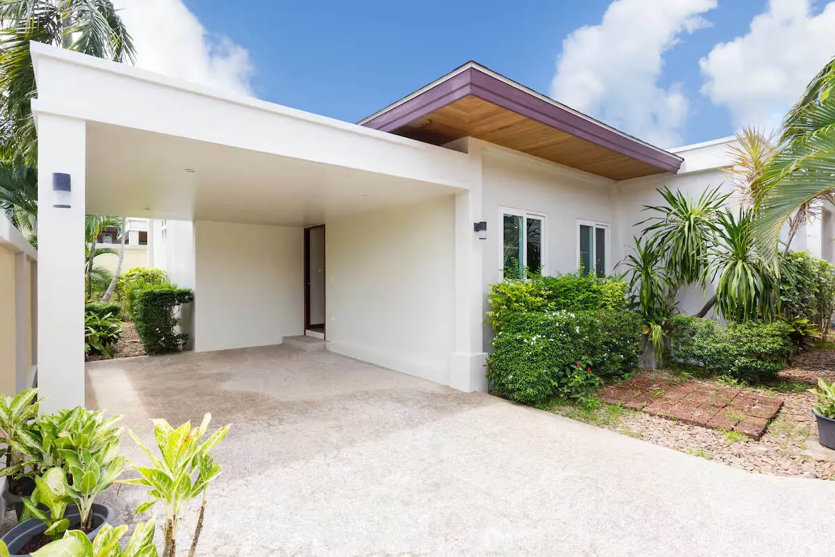 Villa Alex, Раваи — парковка и въезд на виллу