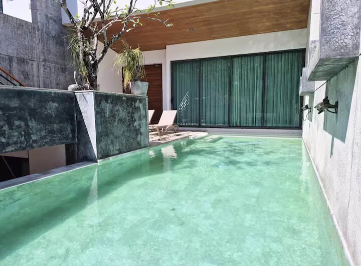 Sea View Rooftop Pool Villa, Раваи — бассейн вдоль стены дома