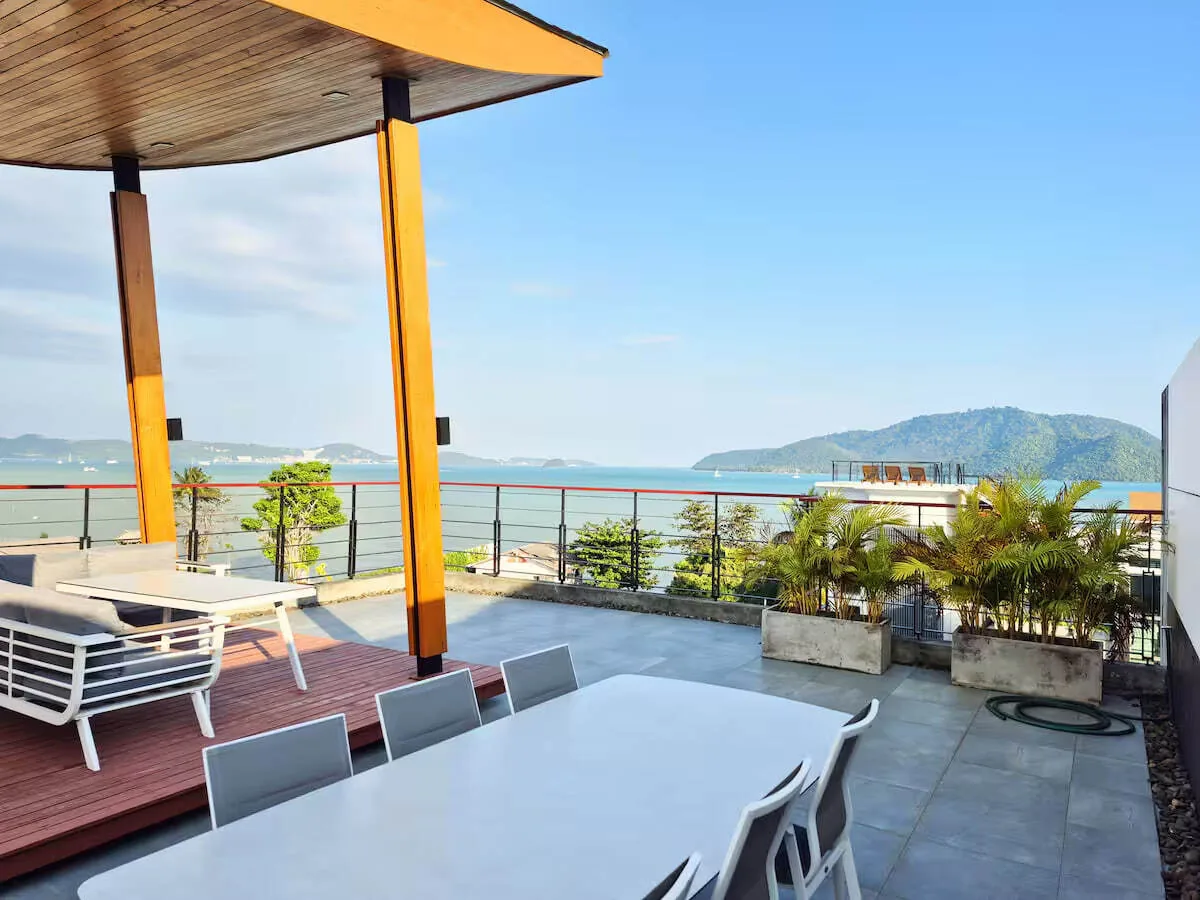 Sea View Rooftop Pool Villa, Раваи — терраса на крыше и вид на море