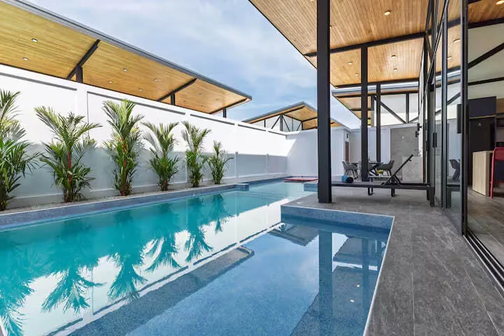 Funky Villa, Раваи — бассейн и стальные фермы