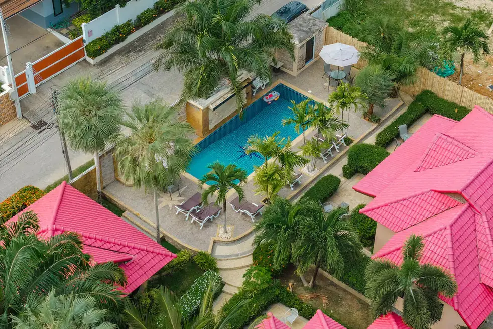 Tropical Private Bungalow, Раваи — бассейн и бунгало сверху