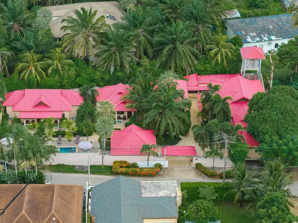 Tropical Private Bungalow, Раваи — территория курорта с высоты