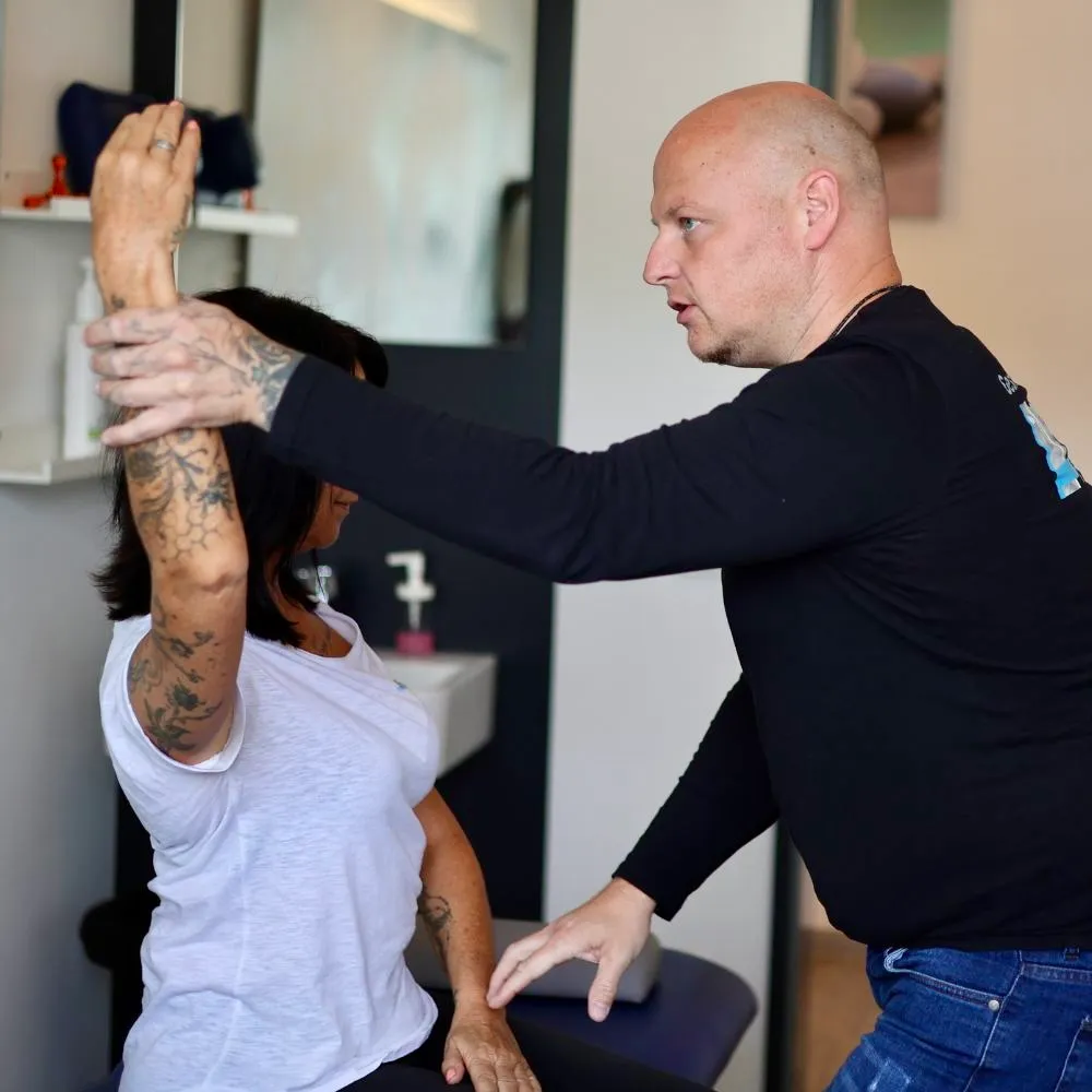 Physiotherapie Breitscheid behandelt eine Patientin