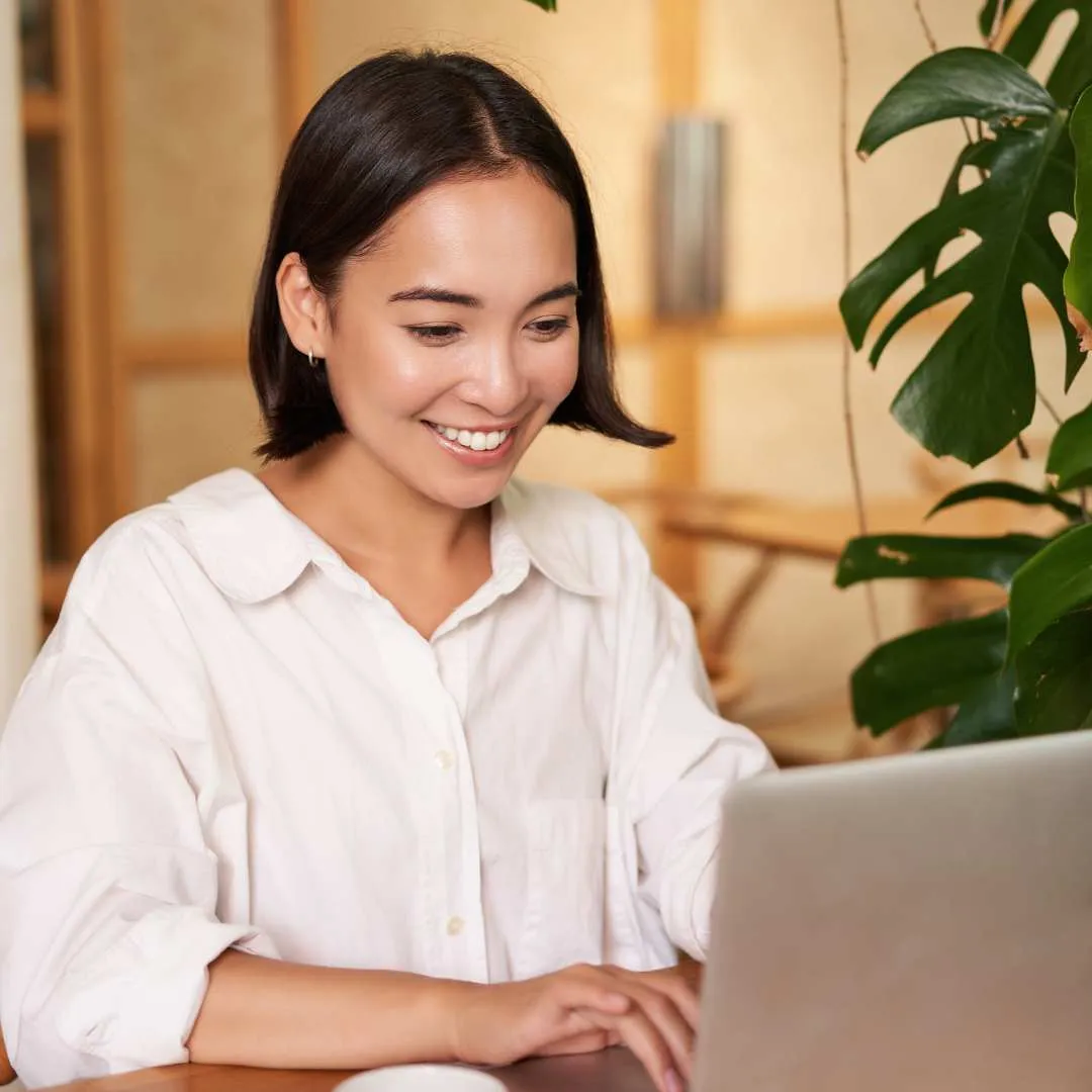 course creator laptop asian