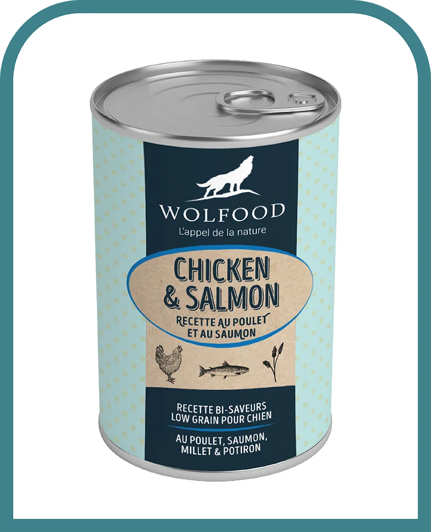 Boite de patee pour chien Wolfood Chicken and Salmon, recette au poulet et au saumon utilisee comme aliment humide occasionnel dans l’alimentation d’Alma.