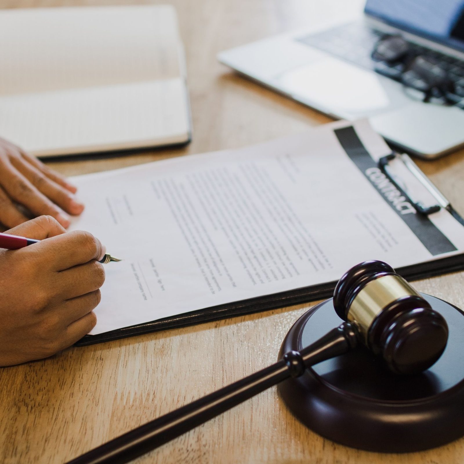 Probate attorney in Glendale CA helping families with estate and will administration