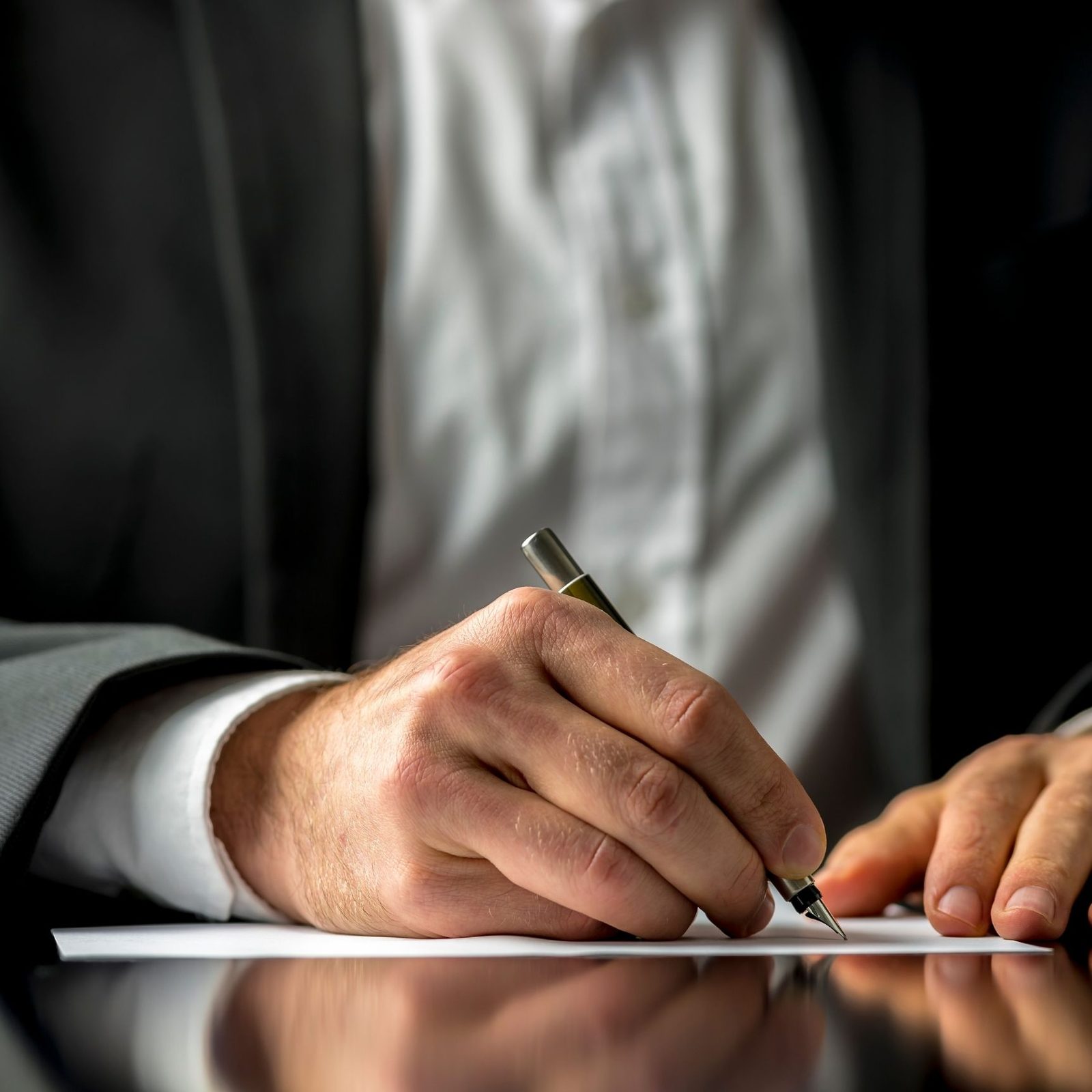 Experienced probate attorney in Phoenix, AZ handling estate planning and probate litigation