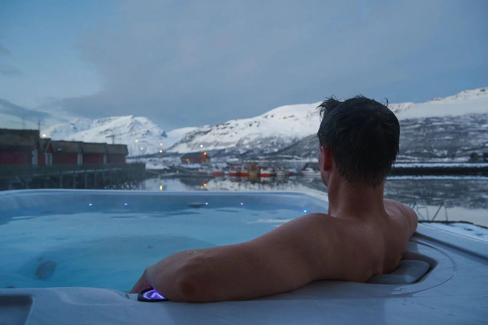 Jacuzzi med utsikt til Lyngenfjorden