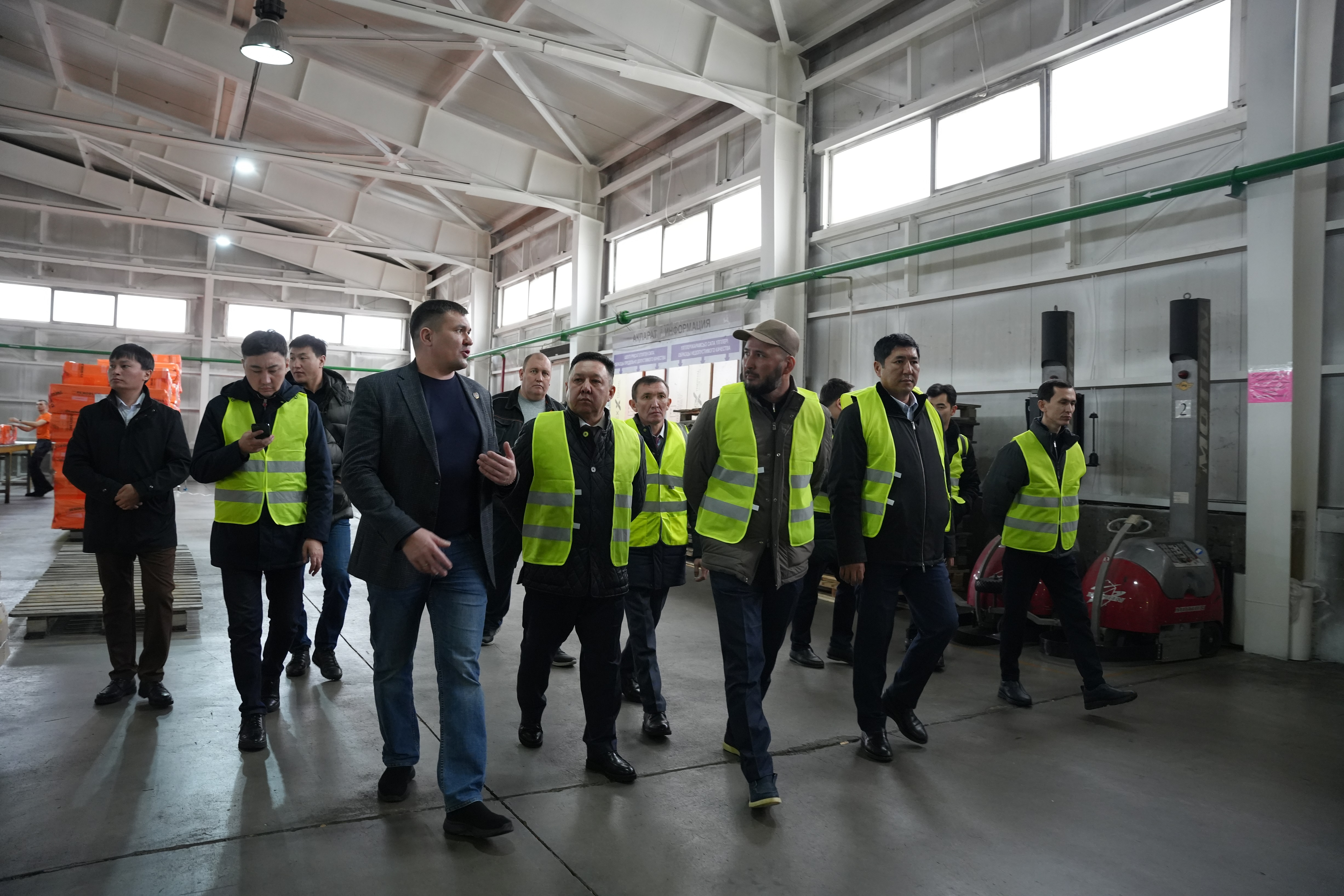 Mazhilis.parlam.kz: Discussion of Import Substitution and Regional Industry Development 