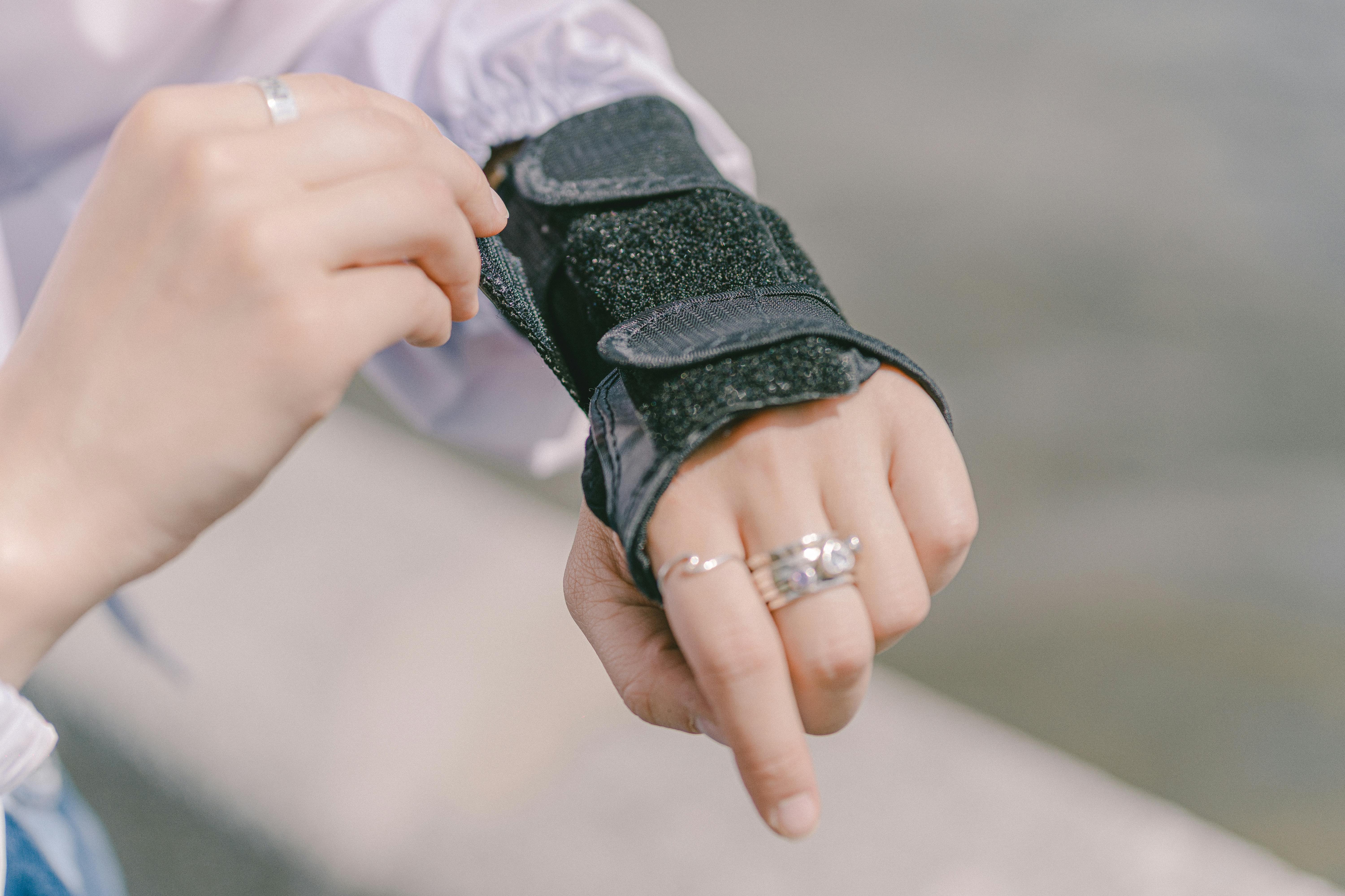 My employee got injured at work. Is the legal procedure for my employees’ compensation claim against myself the same as the legal procedure for his/her personal injury claim regarding the same injury against the other relevant parties?