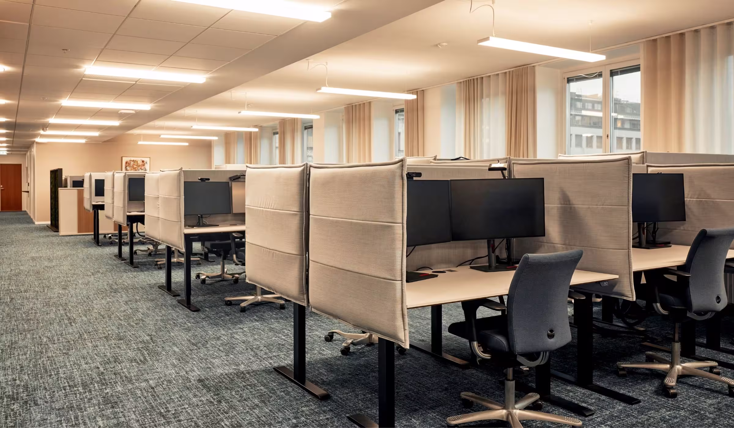 Danske Bank - arbetsplatser öppet kontorslandskap