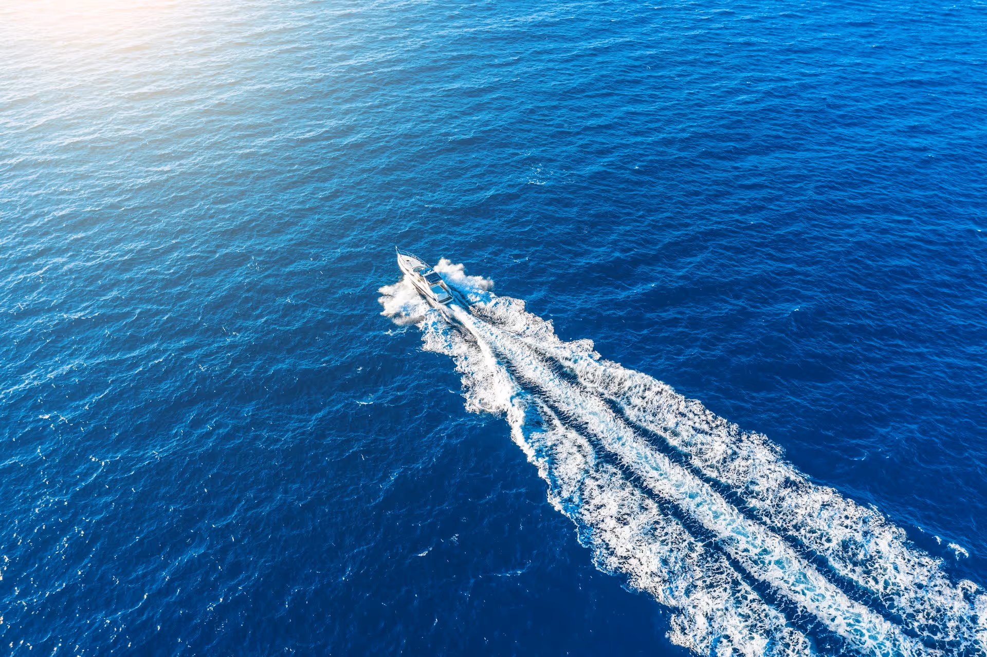 How cloudnumbering Keeps Yacht Crew Connected at Sea