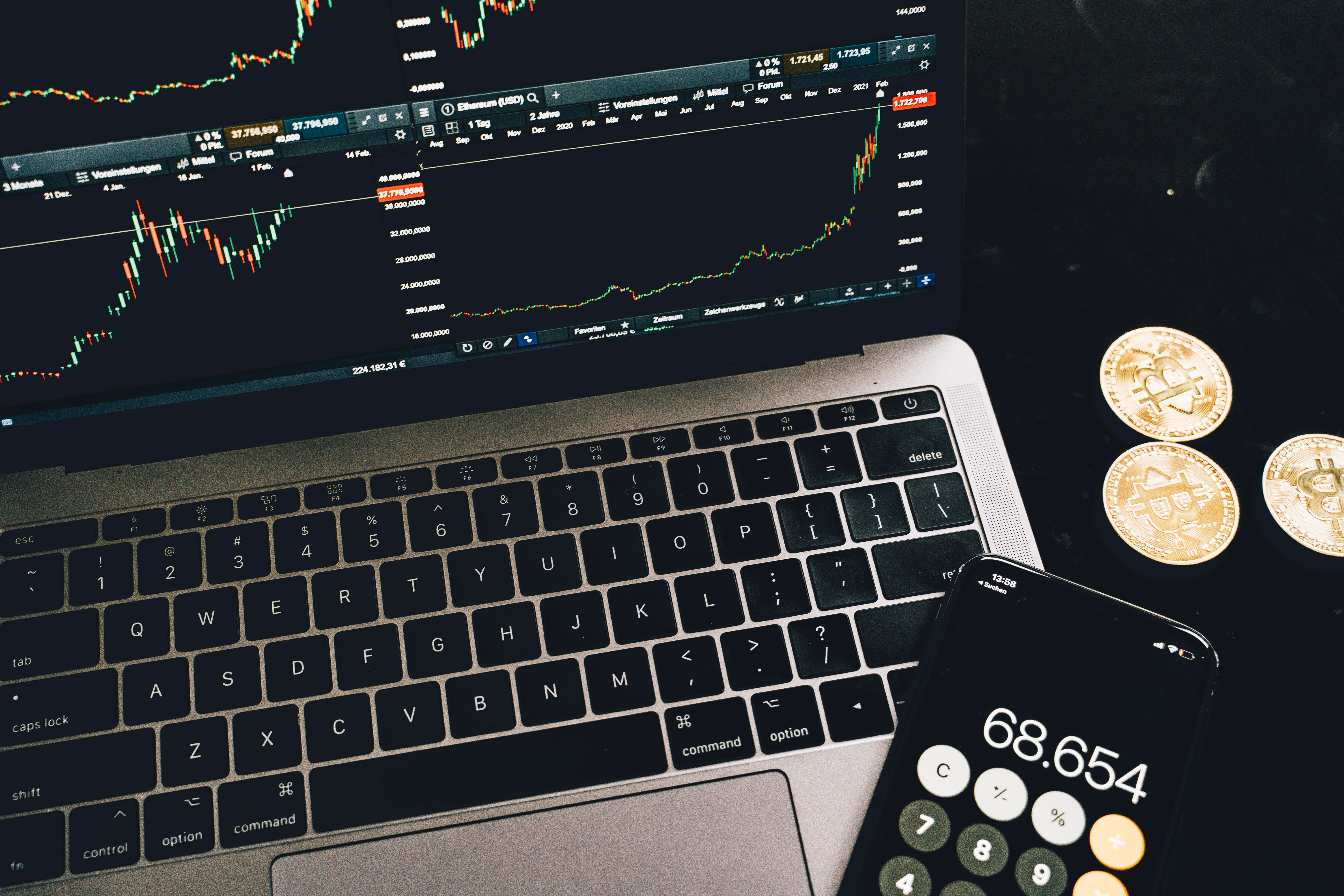 PayPal vs. Apple Pay Cash: How They Compare and a Better Way
